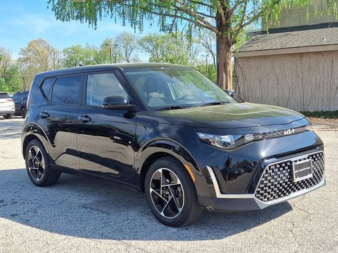 Used 2024 Kia Soul EX image 7