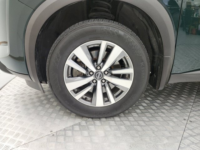 Used 2024 Nissan Pathfinder SL FWD image 12