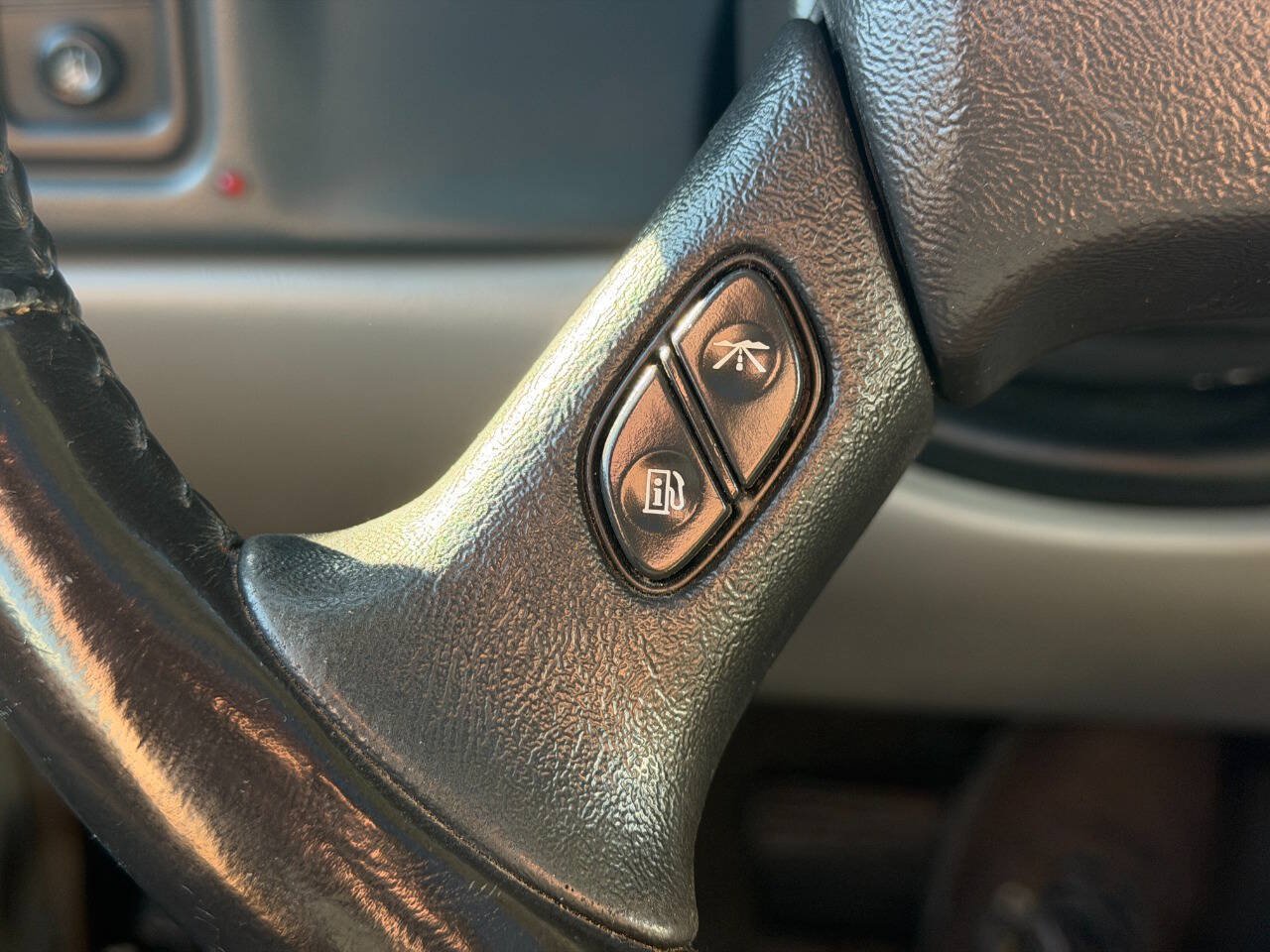 Used 2005 Chevrolet Tahoe Z71 w/ Preferred Equipment Group AWD/4WD image 38