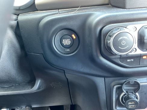 Used 2021 Jeep Wrangler Unlimited Sport AWD/4WD image 30
