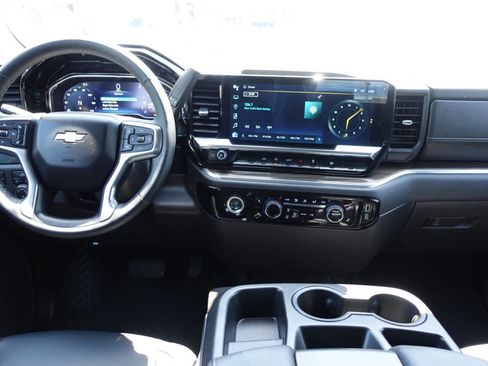 Used 2024 Chevrolet Silverado 1500 LT AWD/4WD image 39