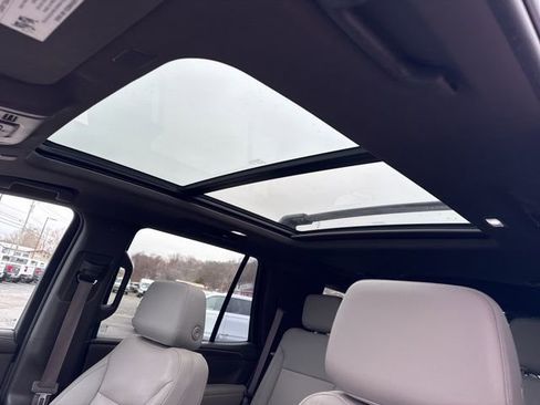 Used 2023 Chevrolet Tahoe Z71 w/ Z71 Off-Road Package image 2