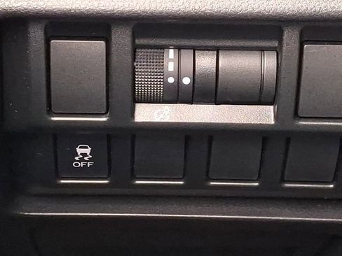 Used 2019 Subaru Crosstrek 2.0i Premium image 25