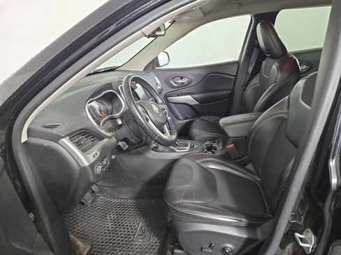 Used 2018 Jeep Cherokee Latitude Plus w/ Cold Weather Group image 12