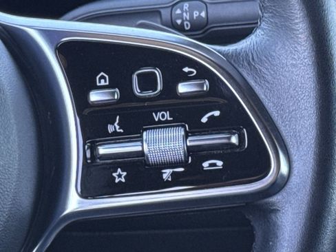 Used 2023 Mercedes-Benz EQB 300 4MATIC image 23