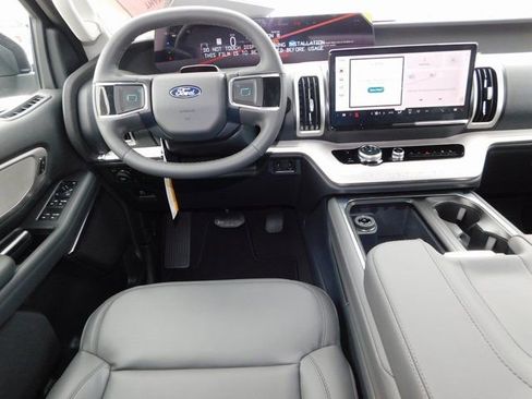 New 2026 Ford Expedition Active image 17