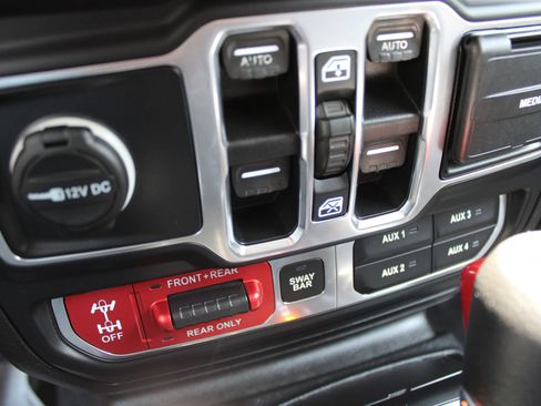 Used 2019 Jeep Wrangler Unlimited Rubicon AWD/4WD image 45