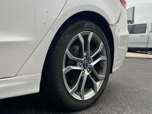 Used 2020 Ford Fusion SEL image 11