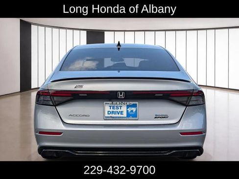Used 2023 Honda Accord Sport image 9