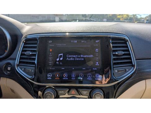 Used 2019 Jeep Grand Cherokee Laredo w/ 18" Wheel & 8.4" Radio Group image 22