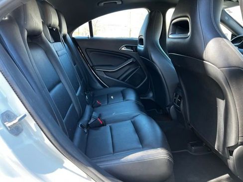 Used 2018 Mercedes-Benz CLA 250 4MATIC image 17