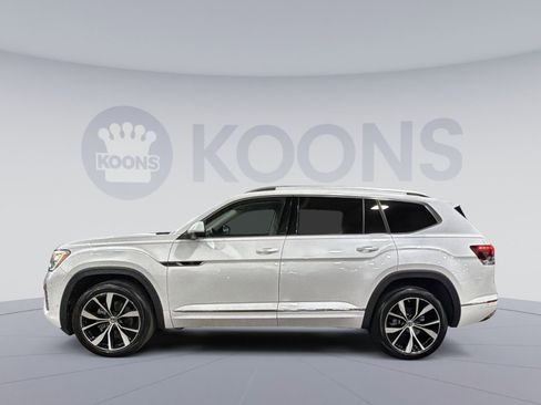 Used 2024 Volkswagen Atlas SEL Premium R-Line AWD/4WD image 2