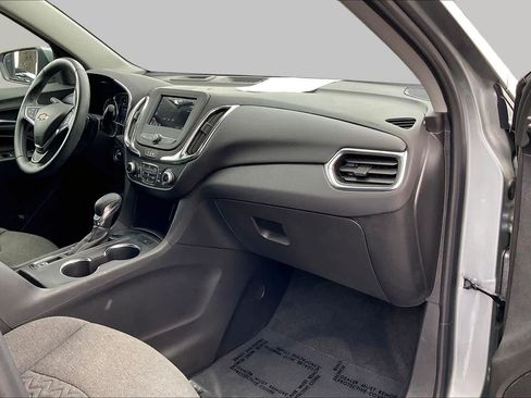 Used 2024 Chevrolet Equinox LT FWD image 16