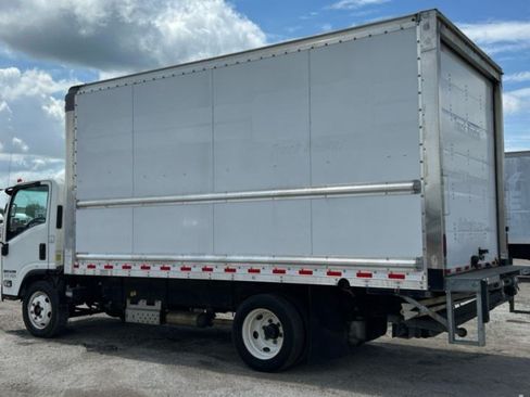 Used 2021 Isuzu NPR RWD image 9