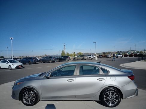 Used 2024 Kia Forte LXS FWD image 6