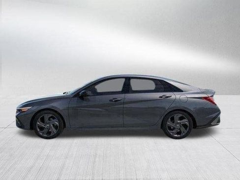 New 2026 Hyundai Elantra SEL FWD image 3
