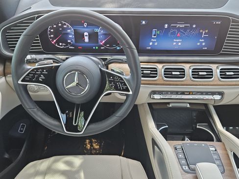 Certified 2025 Mercedes-Benz GLE 450 4MATIC image 18