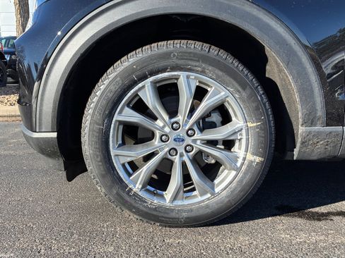 Certified 2023 Ford Explorer Limited w/ Limited Technology Package image 26