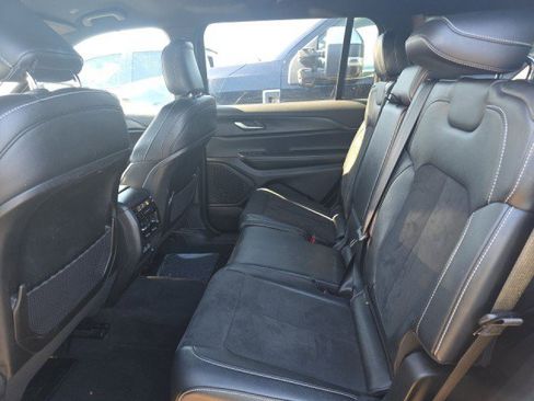 Certified 2024 Jeep Grand Cherokee L Laredo image 8