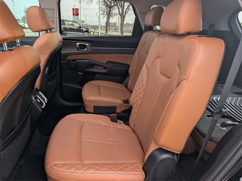 Used 2023 Kia Sorento SX Prestige image 28