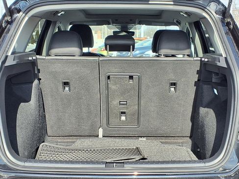 Certified 2024 Volkswagen Taos SE w/ Panoramic Sunroof Package image 15