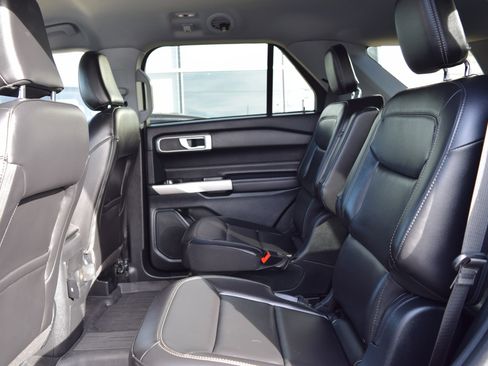 Used 2023 Ford Explorer XLT w/ Equipment Group 202A image 28