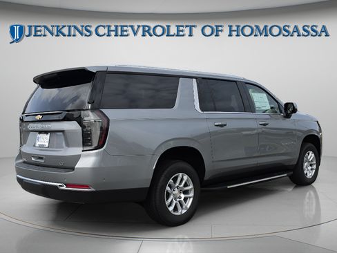 New 2026 Chevrolet Suburban LT w/ Comfort Package AWD/4WD image 5