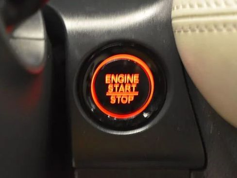 Used 2025 Honda HR-V LX image 28