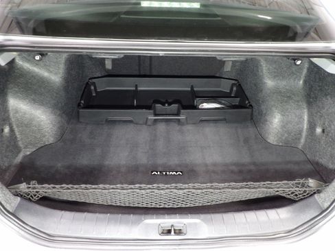 Used 2023 Nissan Altima 2.5 SR w/ SR Premium Package FWD image 9
