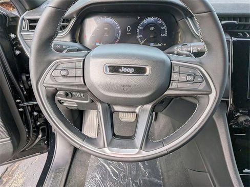 New 2025 Jeep Grand Cherokee Altitude image 20