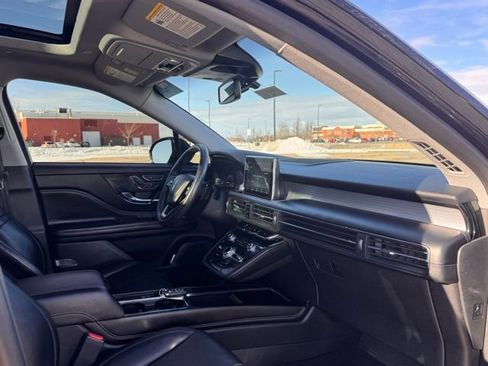 Used 2022 Lincoln Corsair AWD w/ Premium Package image 23
