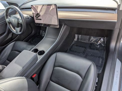 Used 2018 Tesla Model 3 Mid Range image 23