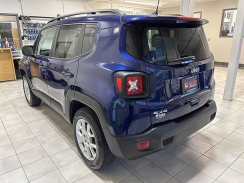Used 2019 Jeep Renegade Latitude w/ Cold Weather Group AWD/4WD image 2