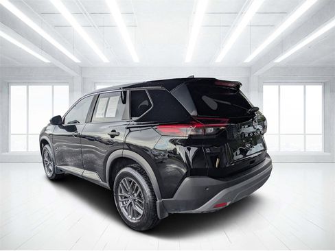 Used 2023 Nissan Rogue S image 5