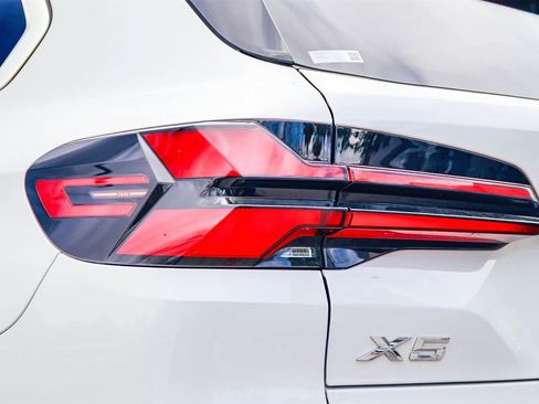 Used 2024 BMW X5 xDrive40i image 7