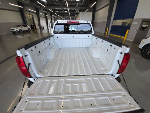Used 2018 Chevrolet Colorado Z71 AWD/4WD image 29