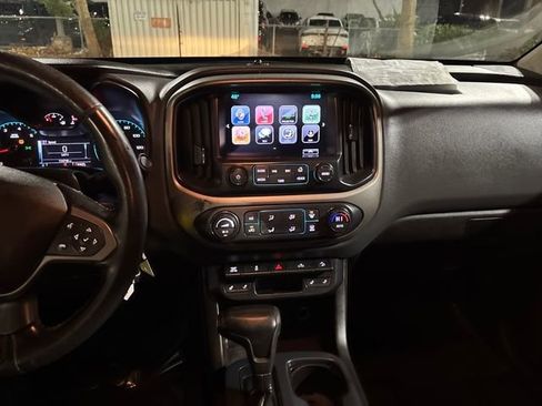 Used 2017 Chevrolet Colorado Z71 image 27