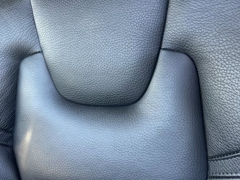 Used 2020 Volvo XC90 T6 Momentum image 12