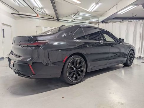 Used 2023 BMW 740i RWD image 3