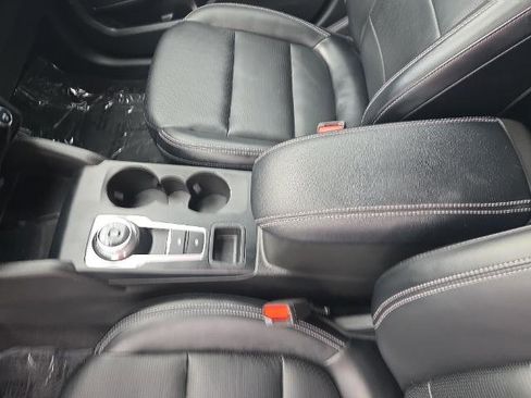 Certified 2025 Ford Escape Platinum AWD/4WD image 21