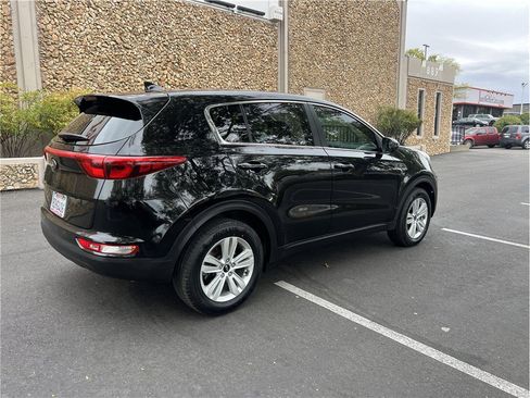 Used 2018 Kia Sportage LX AWD/4WD image 5