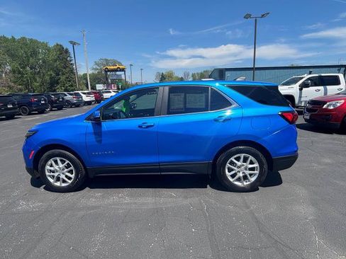 Used 2024 Chevrolet Equinox LT AWD/4WD image 2