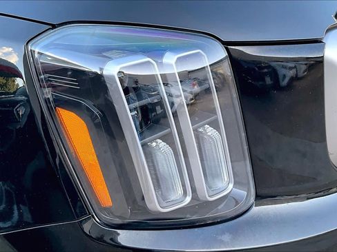 Certified 2025 Kia Telluride S FWD image 27