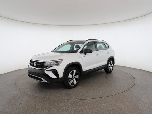 Used 2024 Volkswagen Taos S image 2