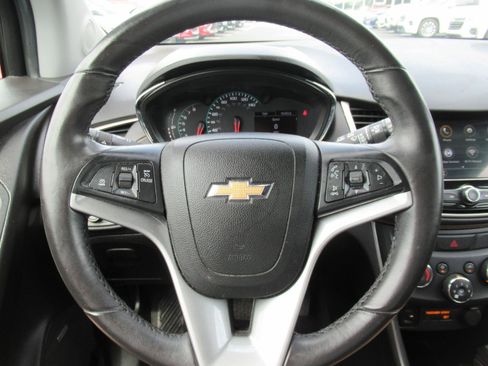 Certified 2018 Chevrolet Trax LT w/ Sun & Sound Package AWD/4WD image 24