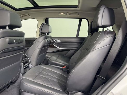 Used 2024 BMW X7 xDrive40i w/ Premium Package image 33