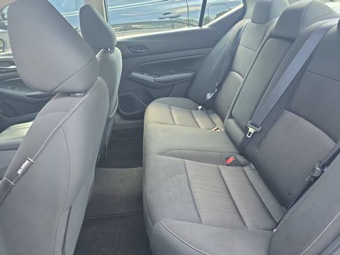 Used 2024 Nissan Altima 2.5 SV FWD image 13