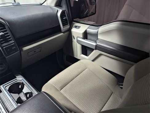 Used 2017 Ford F150 XLT w/ Equipment Group 302A Luxury image 8