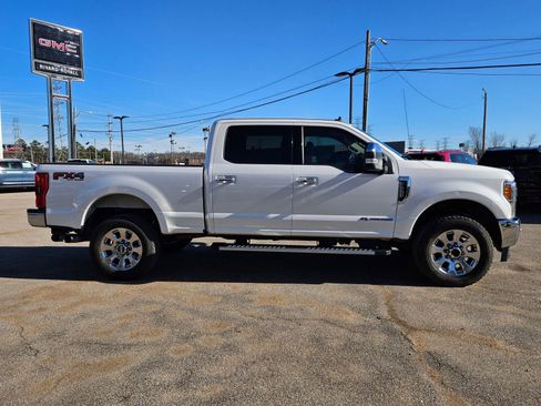 Used 2019 Ford F250 Lariat w/ Lariat Ultimate Package image 6