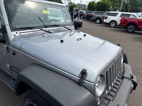 Used 2015 Jeep Wrangler Unlimited Sport w/ Quick Order Package 23S AWD/4WD image 36